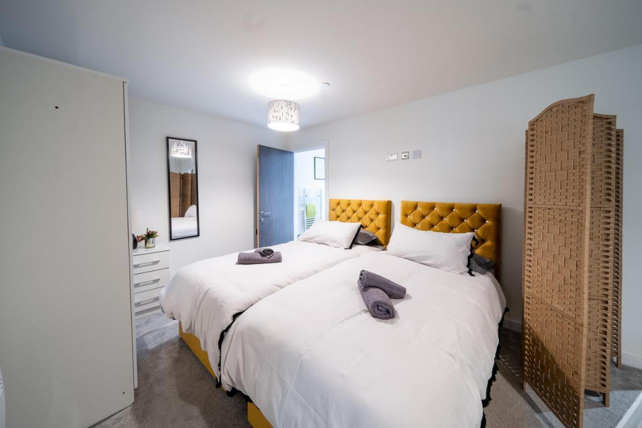 Bv Spacious 1-Bedroom Apartment Close To Town Center - Sleeps 6 Bradford  Exteriér fotografie