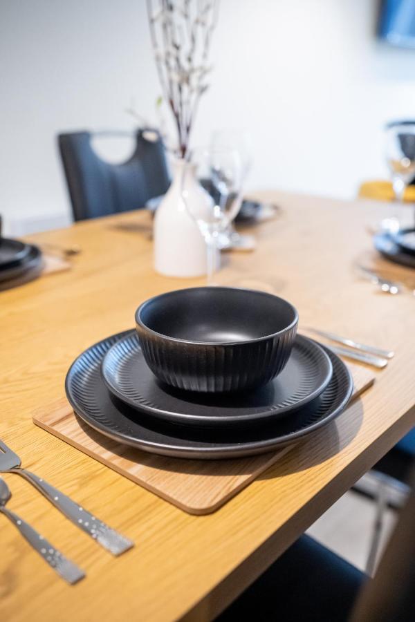 Bv Spacious 1-Bedroom Apartment Close To Town Center - Sleeps 6 Bradford  Exteriér fotografie