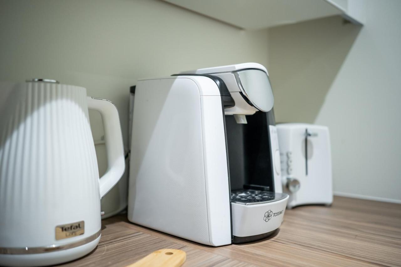Bv Spacious 1-Bedroom Apartment Close To Town Center - Sleeps 6 Bradford  Exteriér fotografie